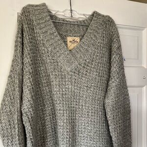 Hollister Woman’s V-Neck Sweater in Heather Gray